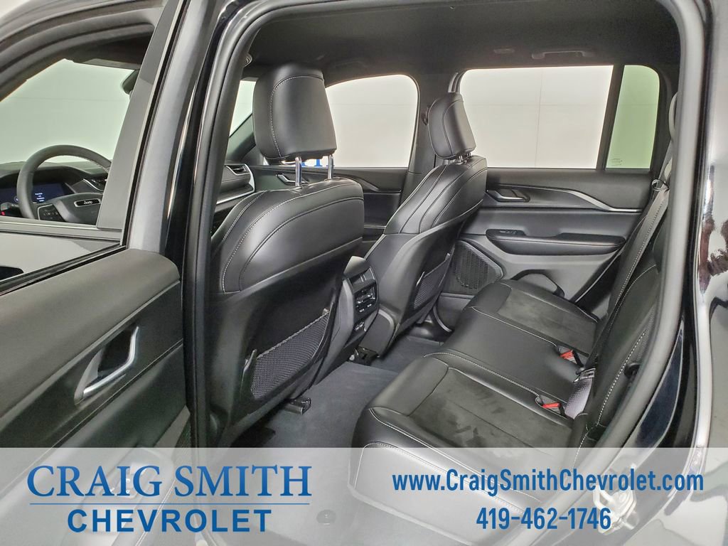 Used 2024 Jeep Grand Cherokee Altitude image 13