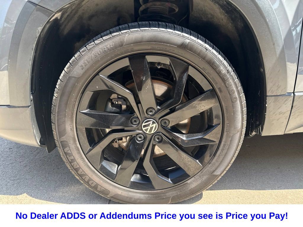 Used 2022 Volkswagen Taos SE w/ IQ.Drive SE Package AWD/4WD image 3