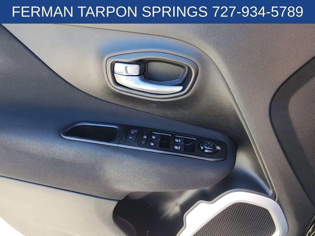 Used 2020 Jeep Renegade Latitude w/ Cold Weather Group image 15