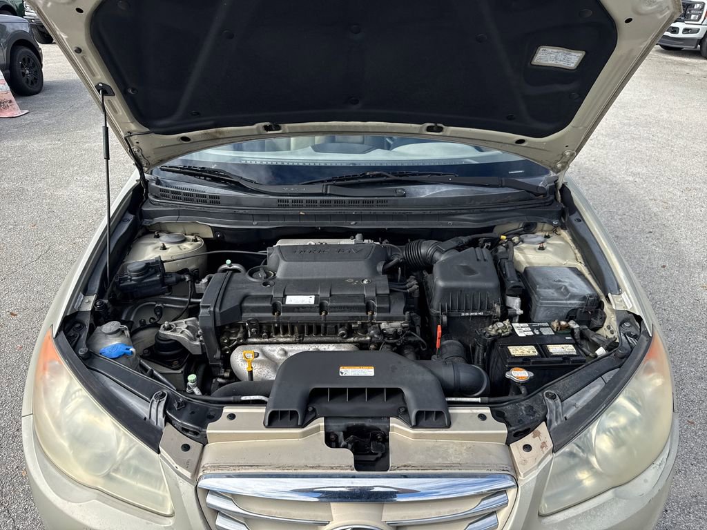 Used 2010 Hyundai Elantra GLS image 24