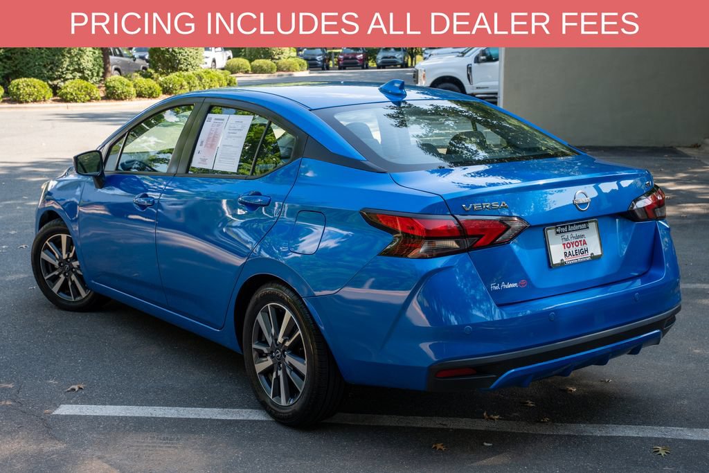 Used 2023 Nissan Versa SV FWD image 3