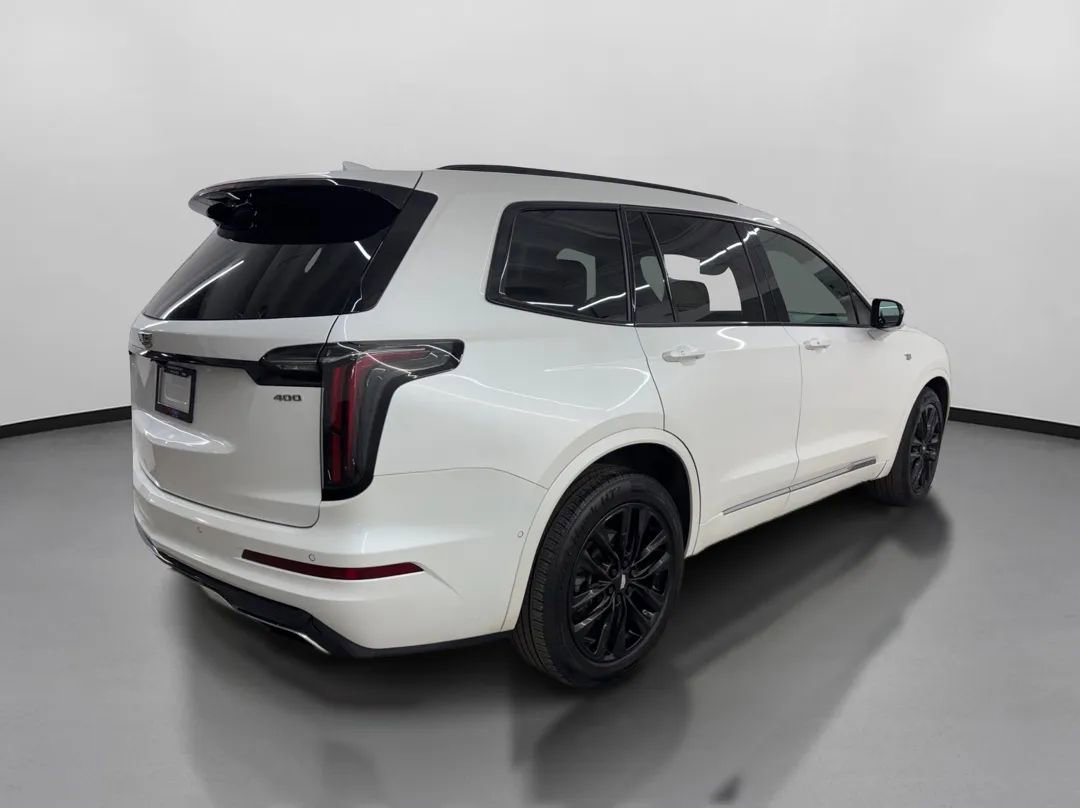 Used 2021 Cadillac XT6 Sport w/ LPO, ONYX Package image 10