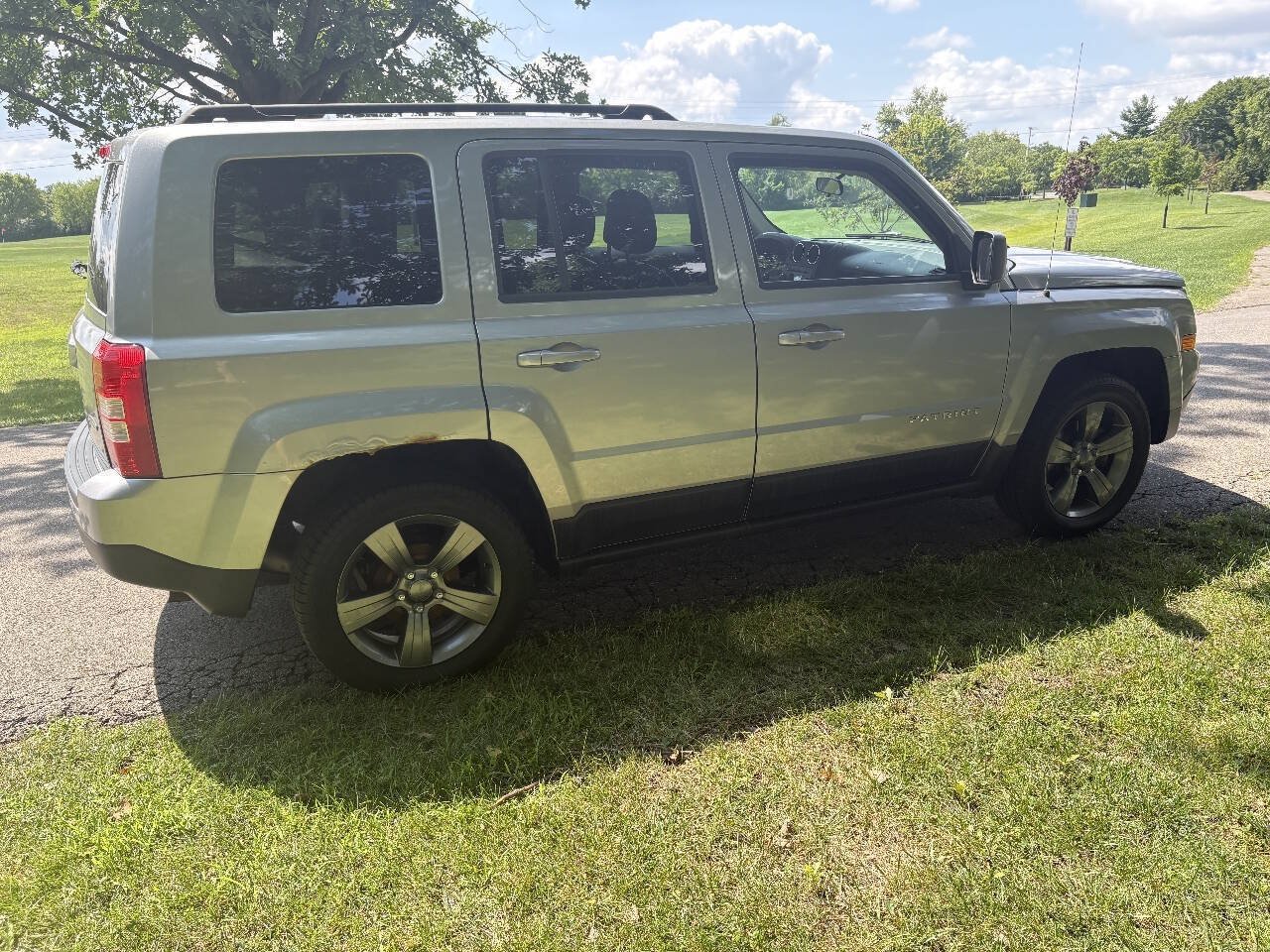 Used 2014 Jeep Patriot High Altitude FWD image 17