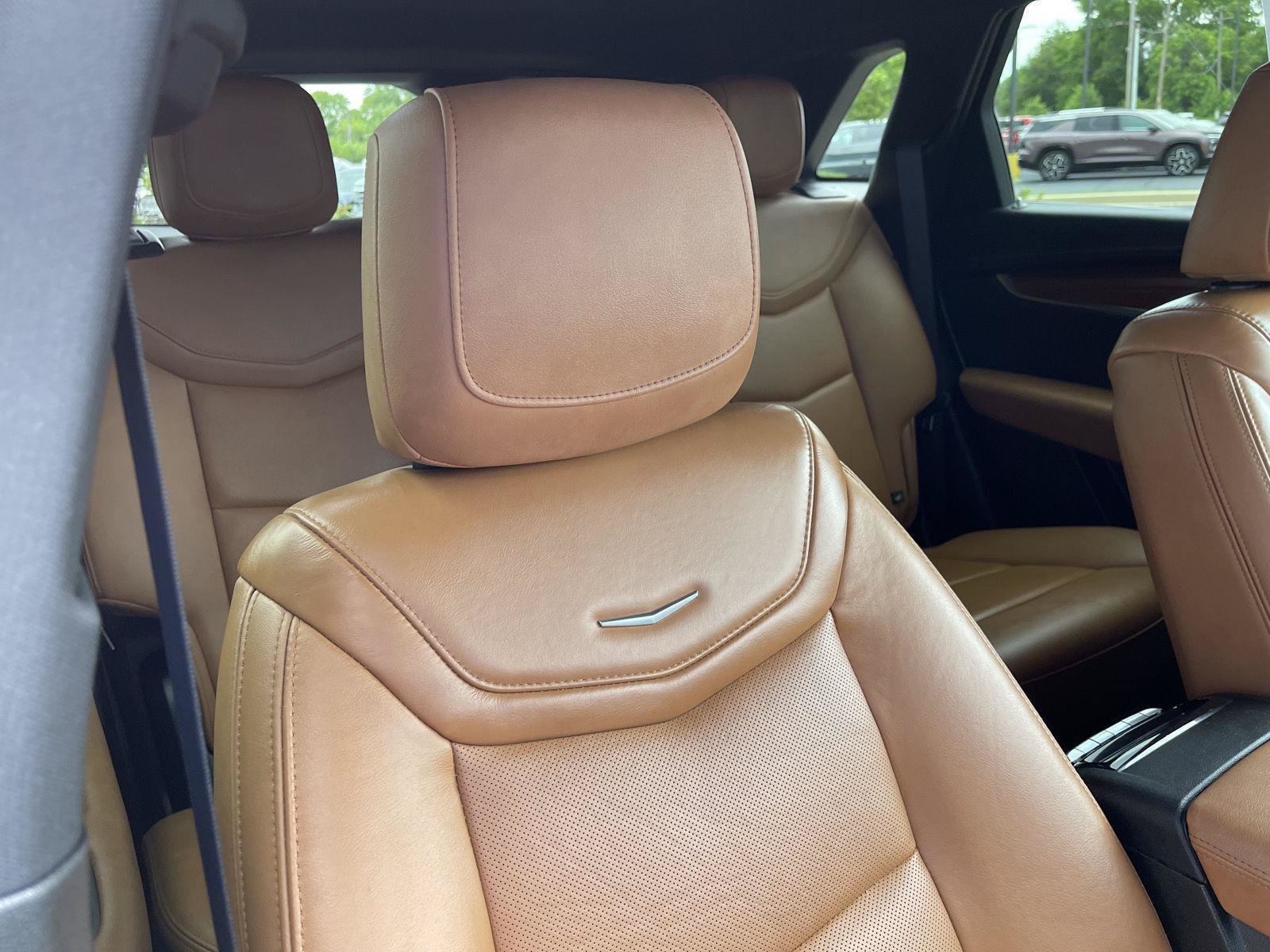 Used 2021 Cadillac XT5 Premium Luxury w/ LPO, Floor Liner Package AWD/4WD image 38