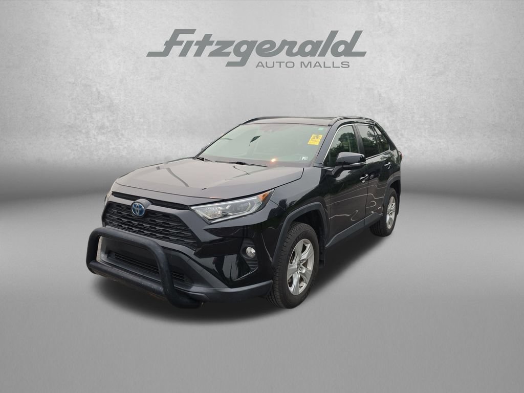 Used 2019 Toyota RAV4 XLE w/ Convenience Package AWD/4WD image 3