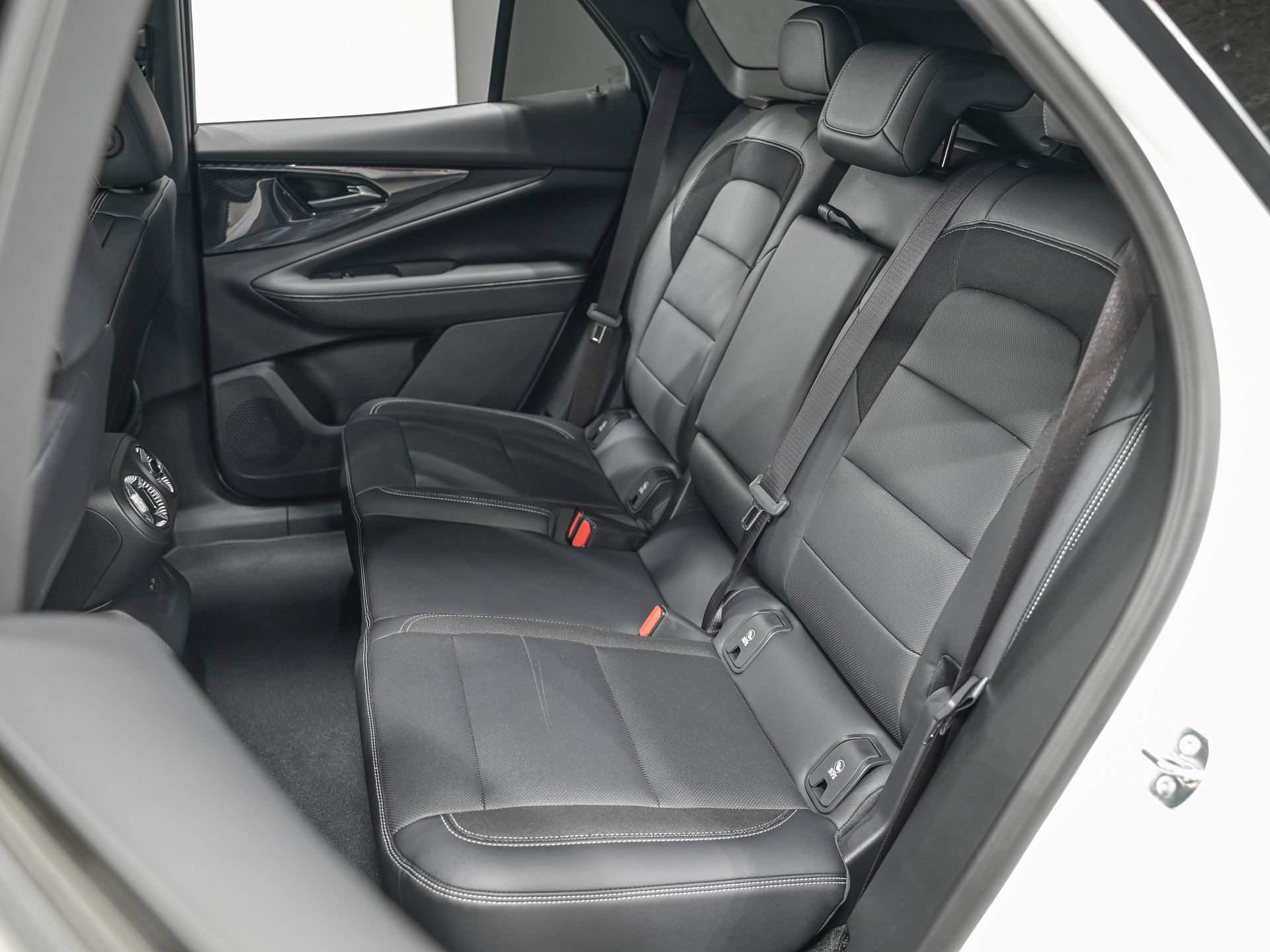 Used 2024 Chevrolet Blazer EV LT AWD/4WD image 26