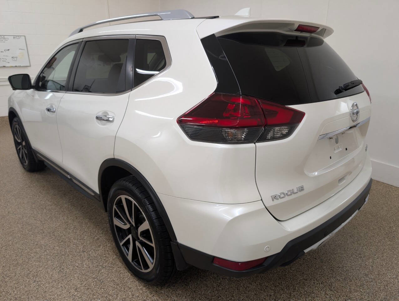 Used 2019 Nissan Rogue SL image 3
