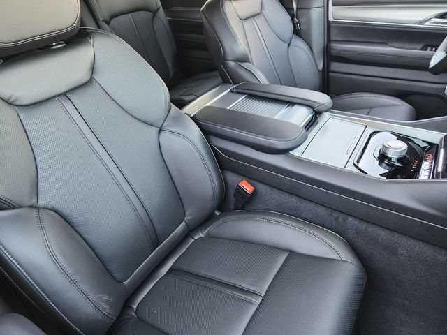 New 2026 Jeep Grand Wagoneer 2WD image 9