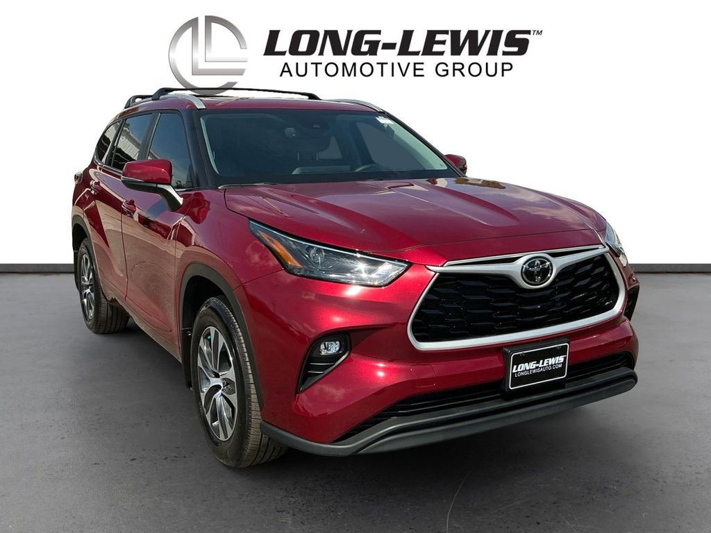 Used 2025 Toyota Highlander XLE AWD/4WD image 10