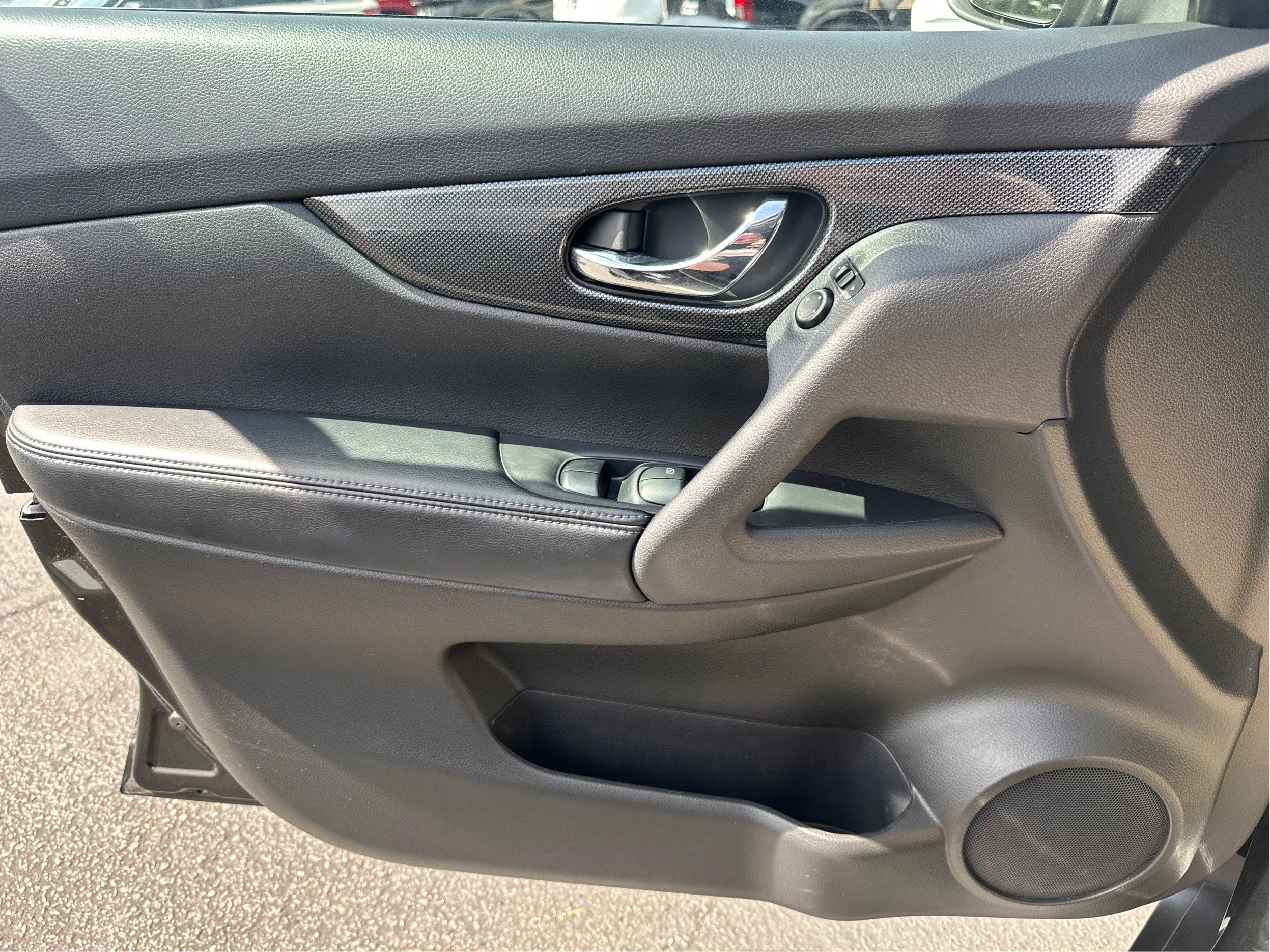 Used 2014 Nissan Rogue SL AWD/4WD image 19