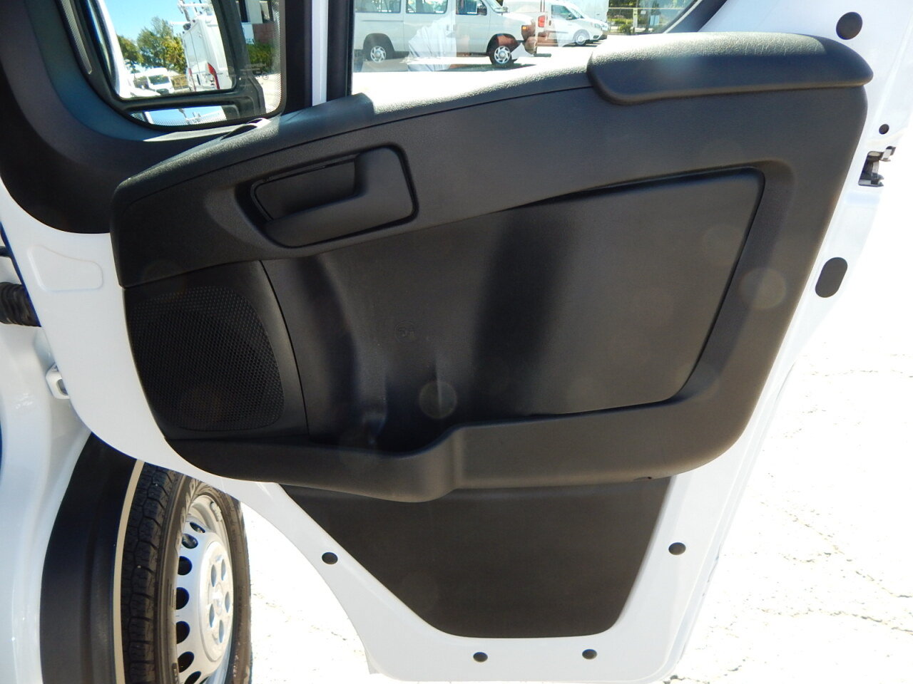 Used 2025 RAM ProMaster 2500 w/ U-Haul Equipment Group FWD image 20