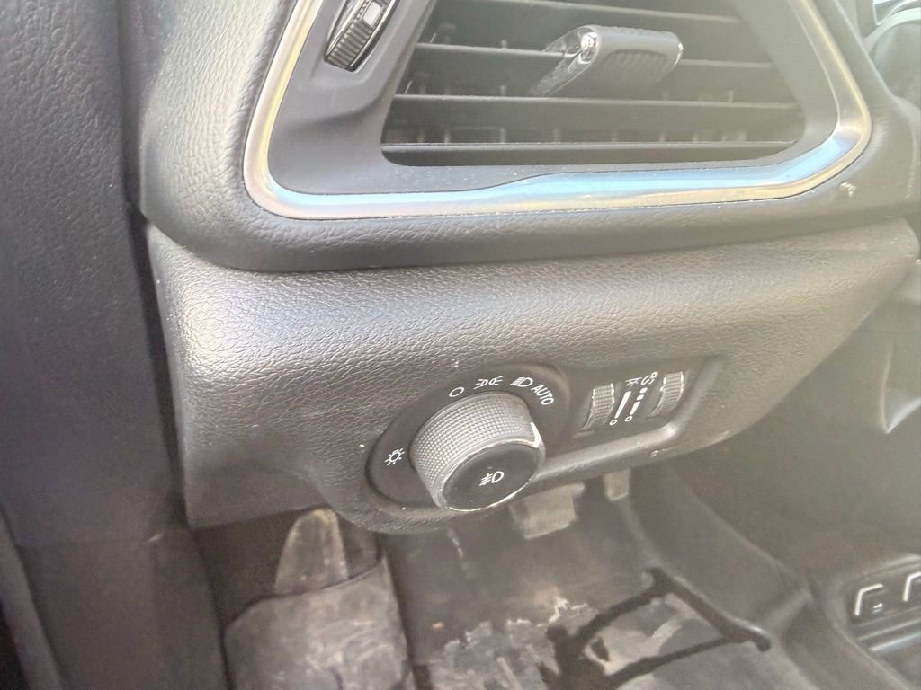 Used 2018 Chrysler Pacifica Touring-L Plus w/ S Appearance Package image 14