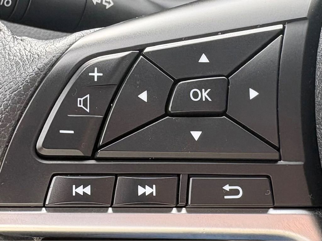 Used 2019 Nissan Rogue SL w/ Premium Package image 8