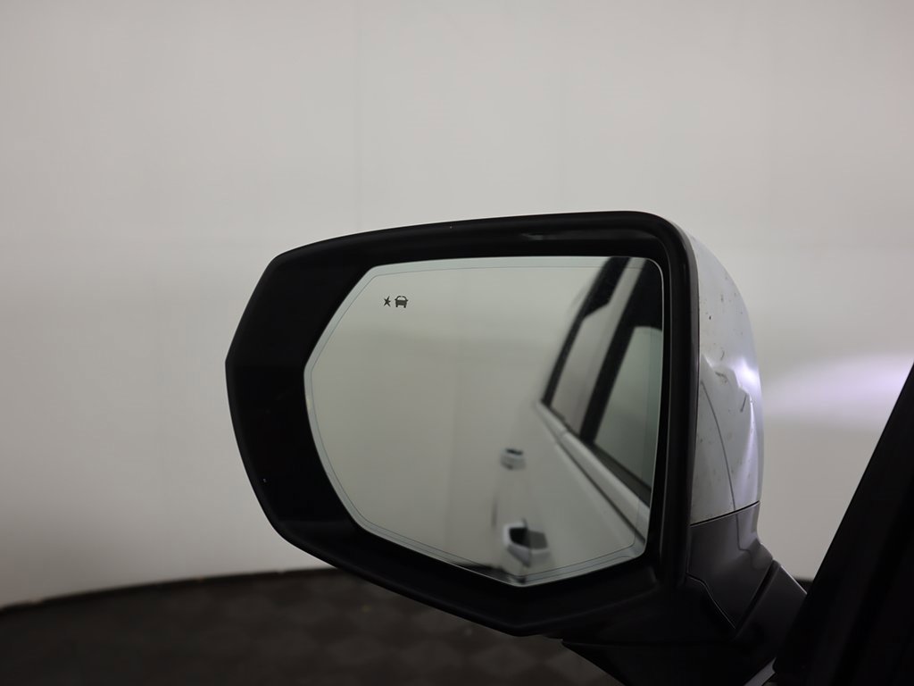 Used 2023 Chevrolet Suburban Premier image 39