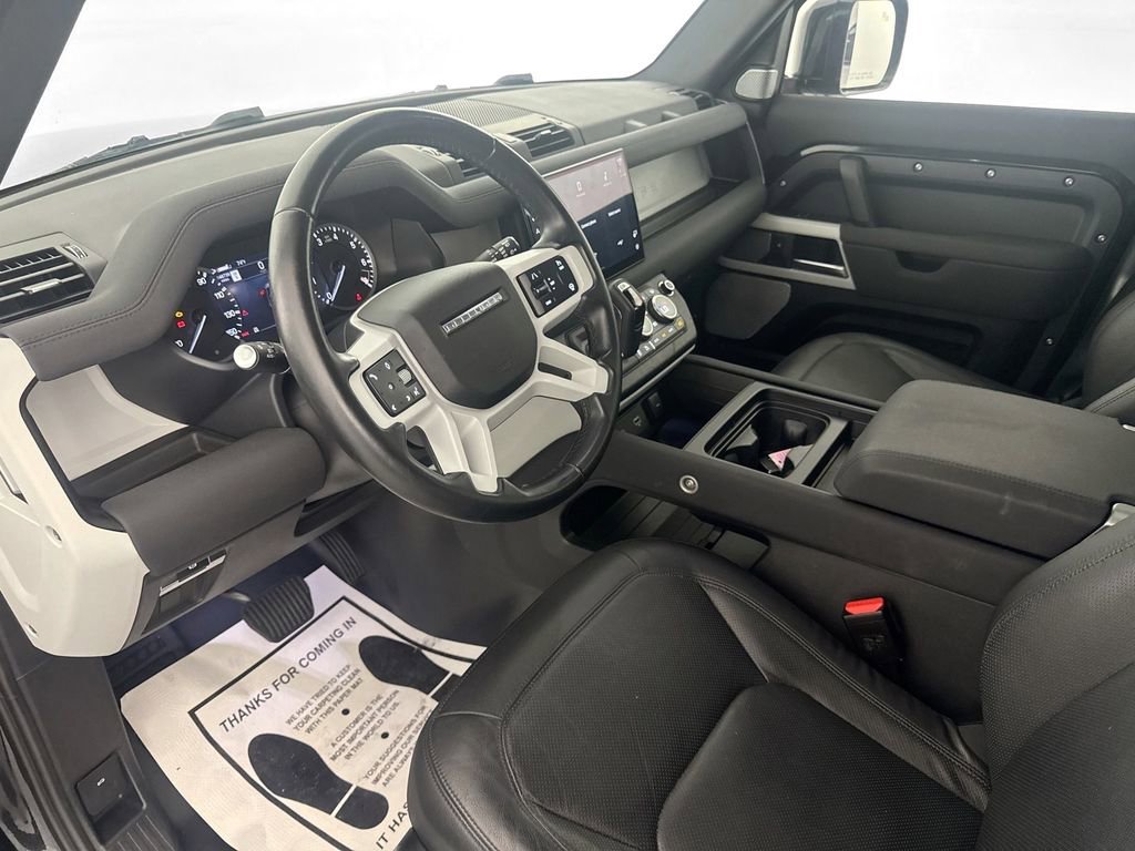 Used 2023 Land Rover Defender 130 SE image 8