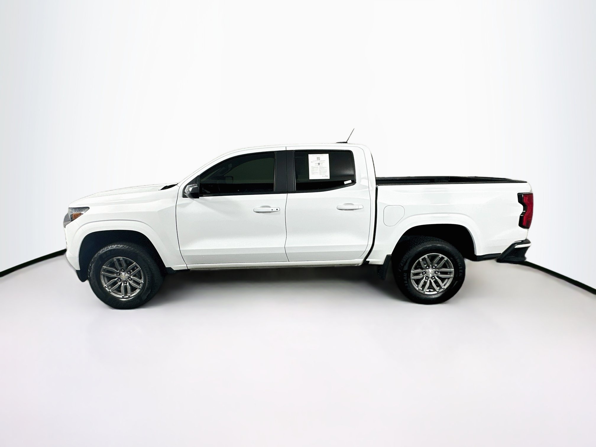 Used 2024 Chevrolet Colorado LT w/ LT Convenience Package AWD/4WD image 4