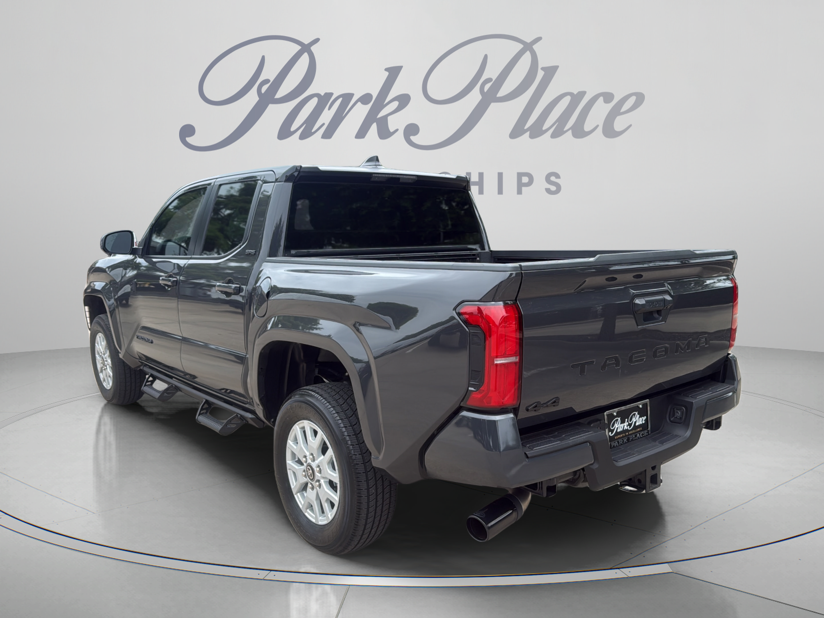 Used 2026 Toyota Tacoma SR5 AWD/4WD image 3