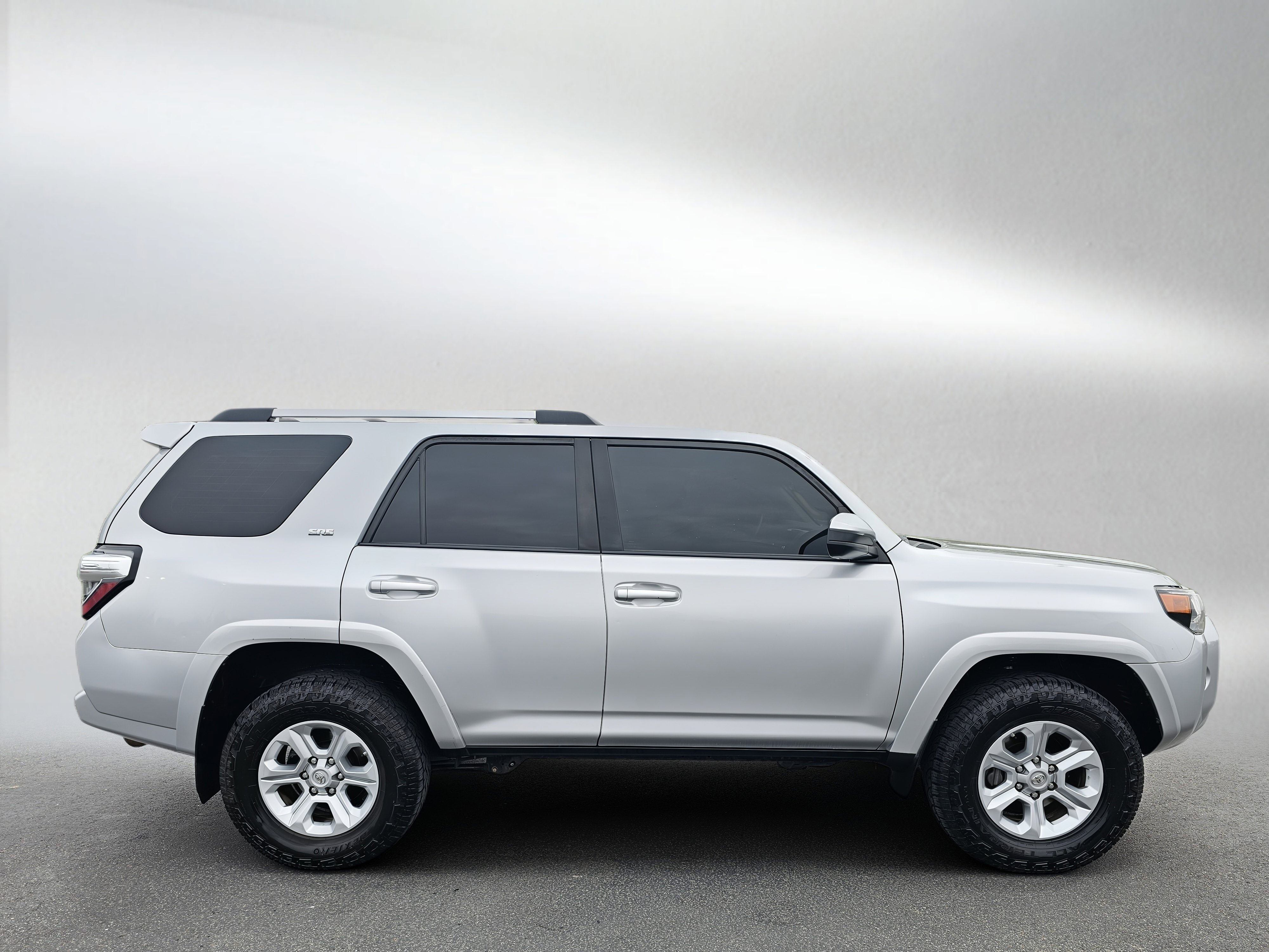 Used 2019 Toyota 4Runner SR5 AWD/4WD image 6