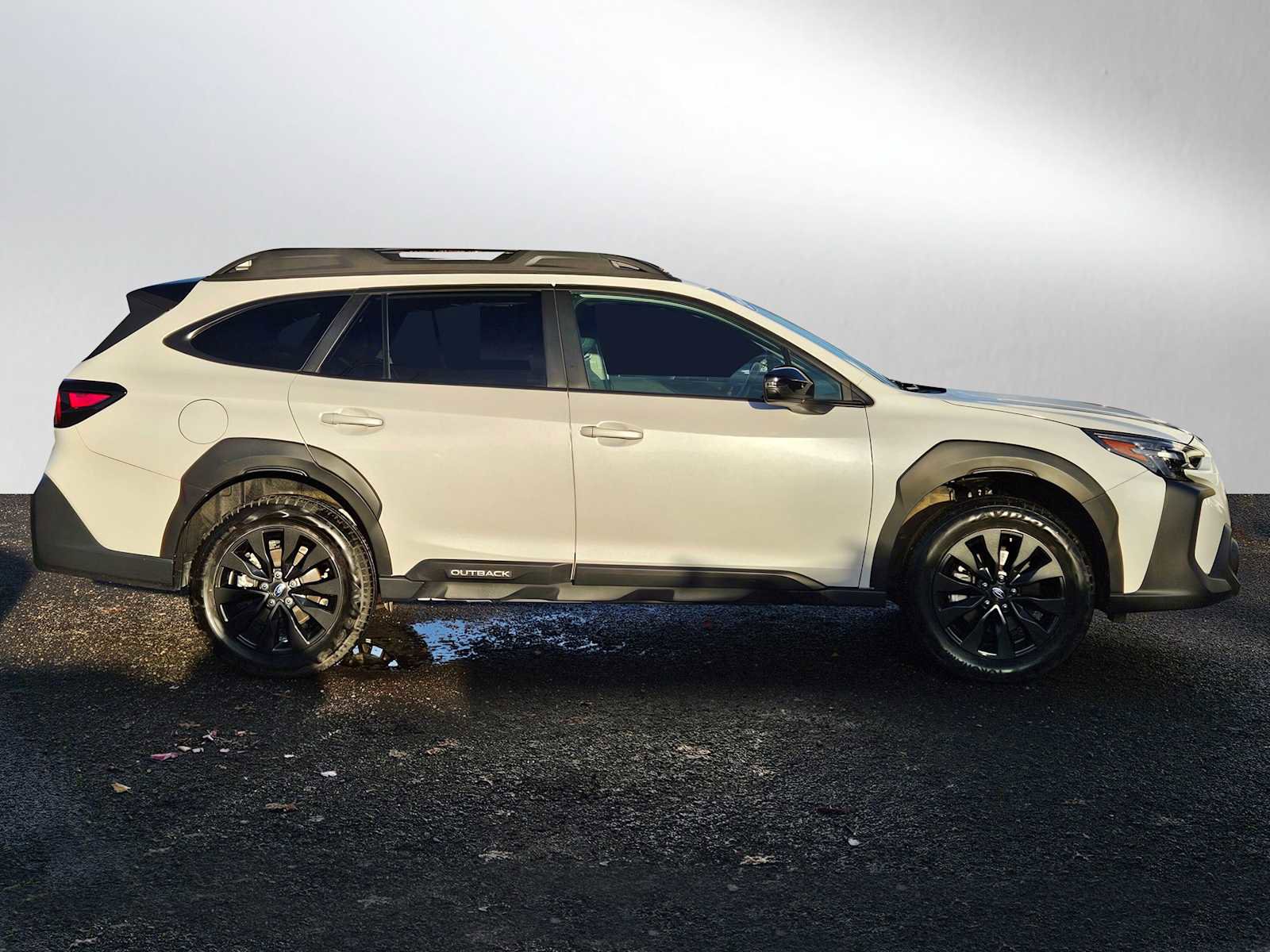 Used 2024 Subaru Outback Onyx Edition image 2