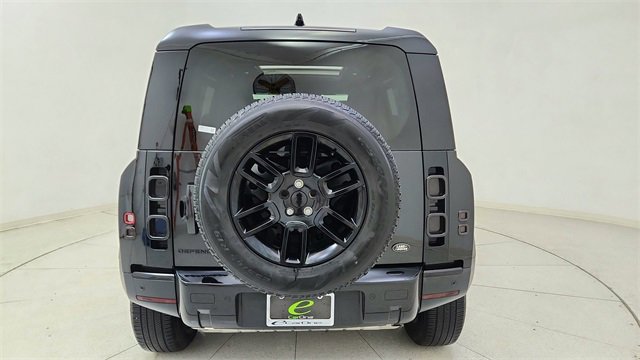 Used 2024 Land Rover Defender 110 S image 5