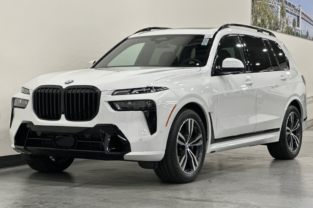 Certified 2024 BMW X7 xDrive40i w/ M Sport Package AWD/4WD image 8