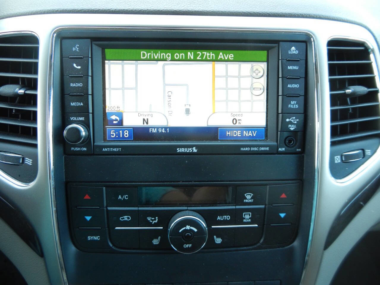 Used 2011 Jeep Grand Cherokee Laredo AWD/4WD image 3