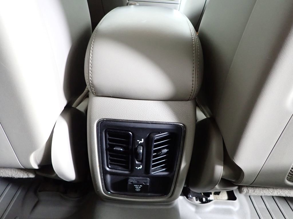 Used 2012 Jeep Grand Cherokee Laredo image 41