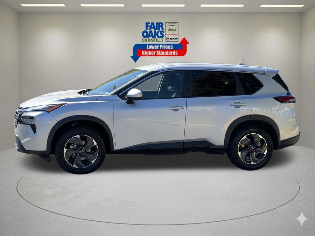 Used 2024 Nissan Rogue SV FWD image 12