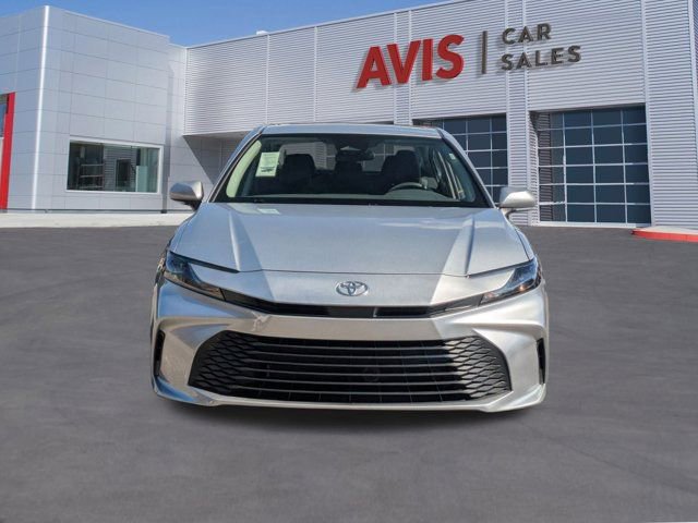 Used 2025 Toyota Camry LE image 2