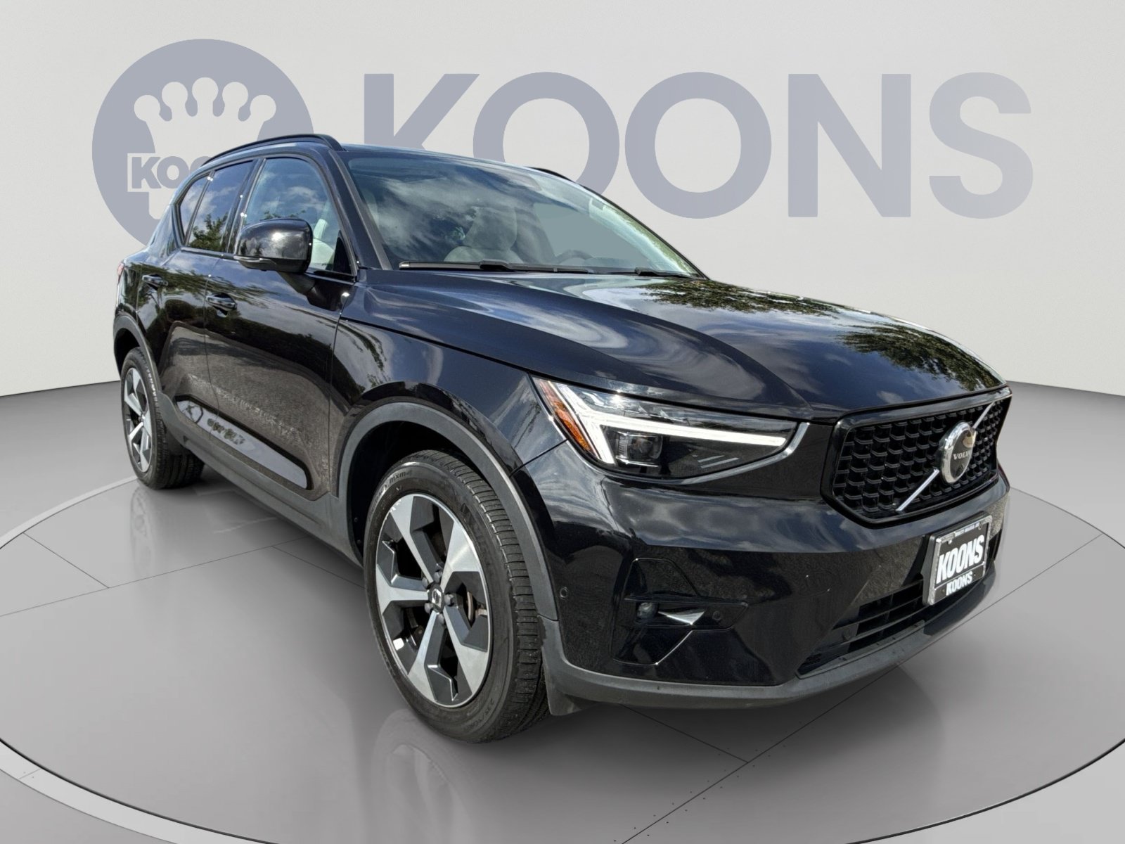 Certified 2023 Volvo XC40 B5 Ultimate w/ Climate Package AWD/4WD image 10
