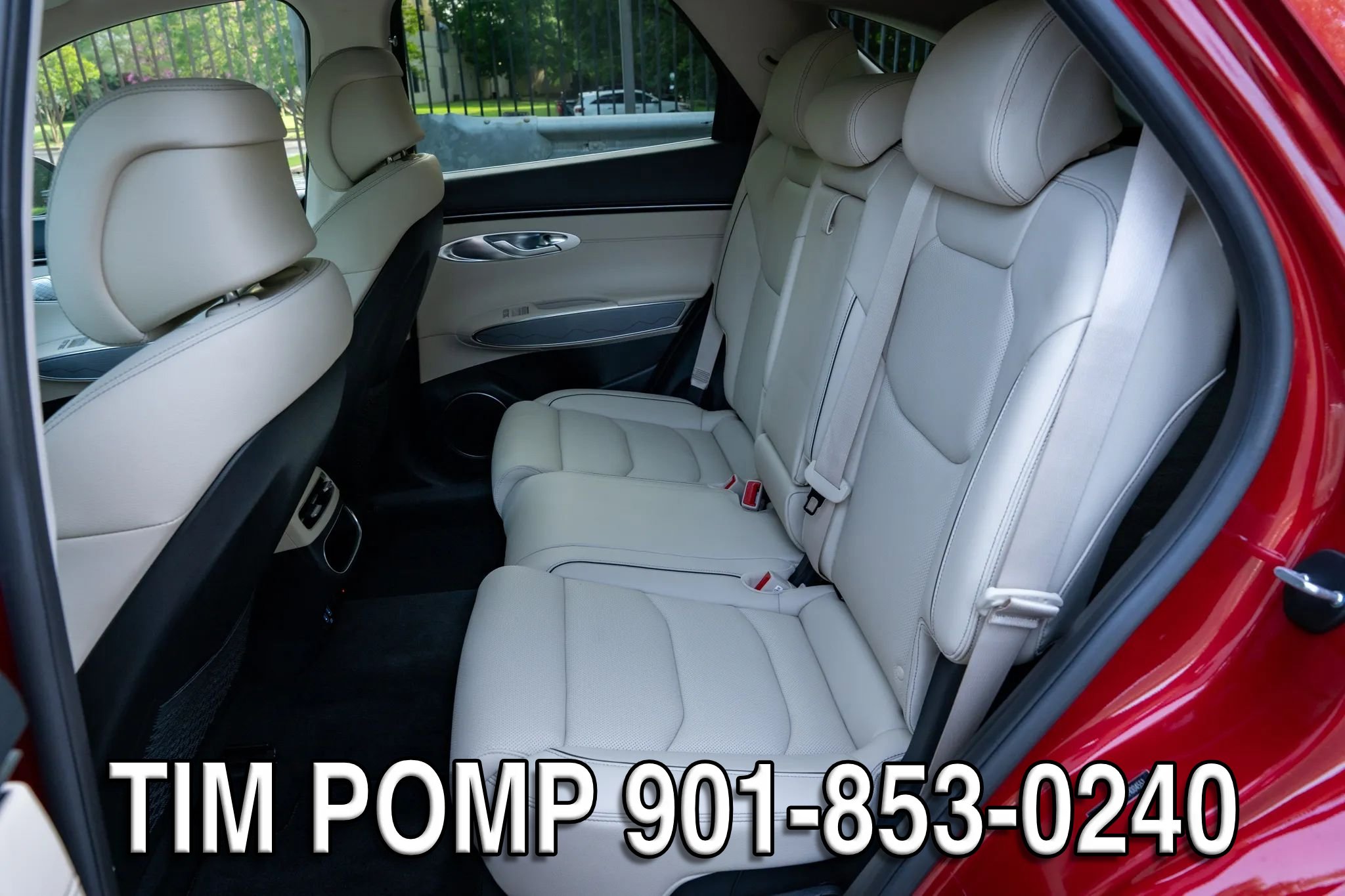 Used 2024 Genesis GV70 2.5T w/ Advanced Package AWD/4WD image 14