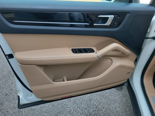 Used 2019 Porsche Cayenne AWD/4WD image 26