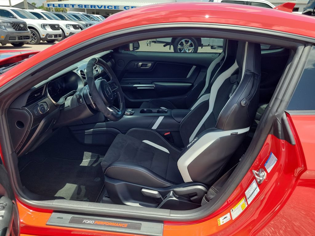 Used 2021 Ford Mustang Shelby GT500 w/ Technology Package RWD image 19