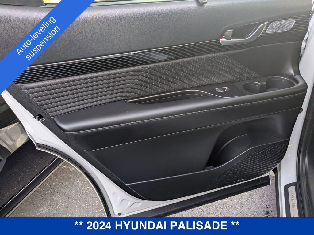 Used 2024 Hyundai Palisade Calligraphy image 29
