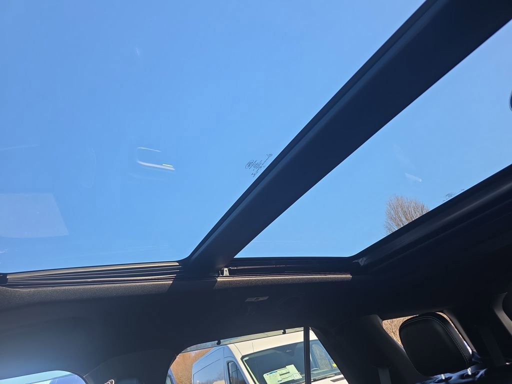 Used 2022 Ford Explorer ST image 30