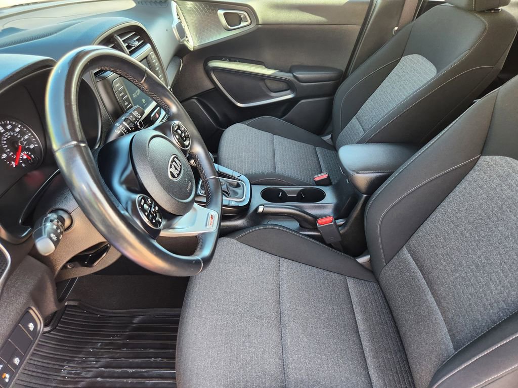 Certified 2021 Kia Soul GT-Line FWD image 12