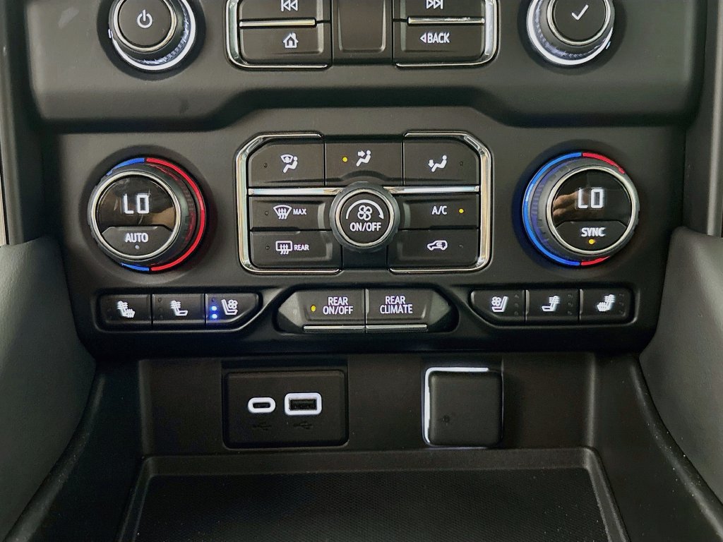 Certified 2023 Chevrolet Suburban Premier AWD/4WD image 19