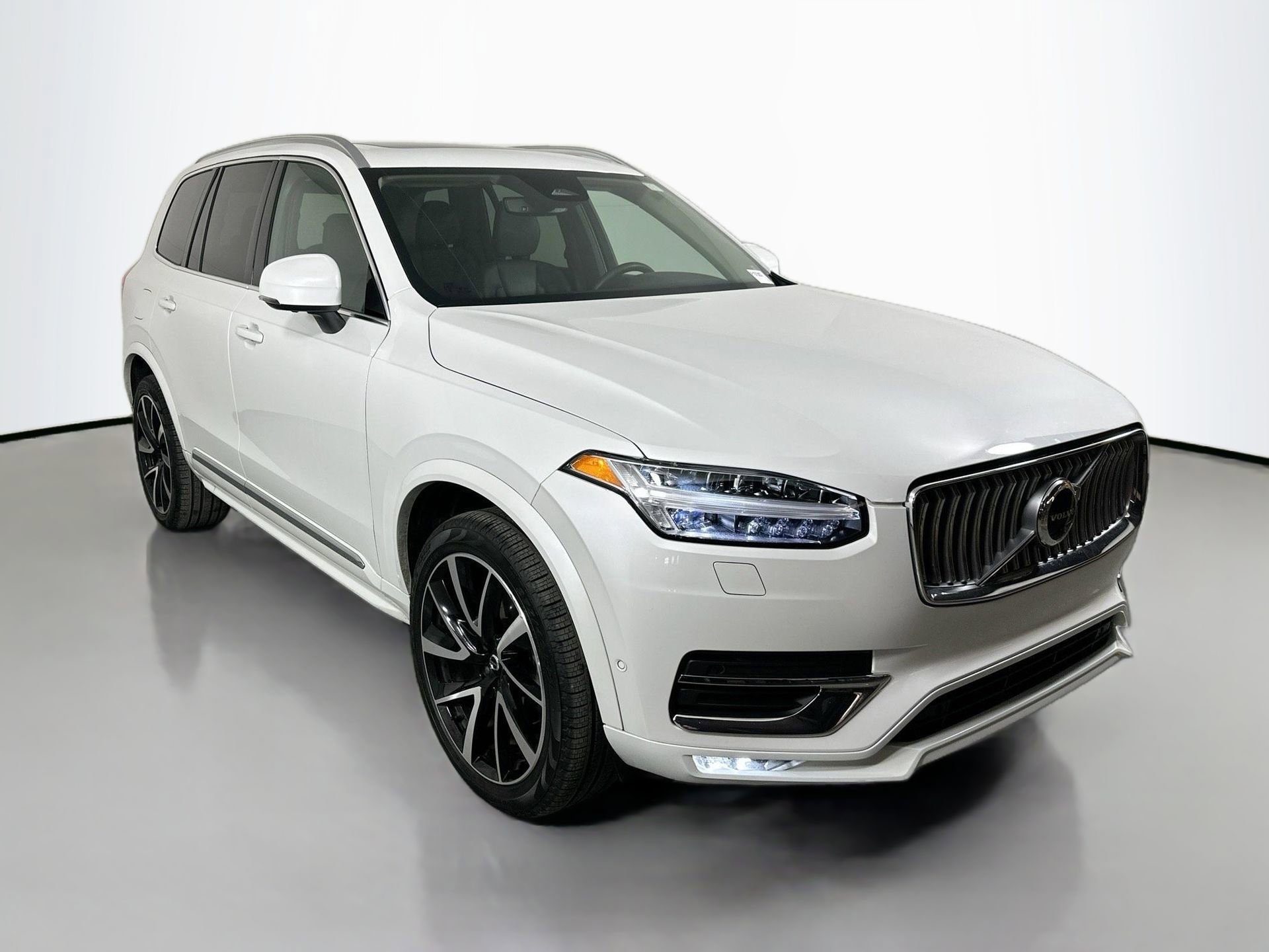 Certified 2023 Volvo XC90 B6 Plus w/ Protection Package Premier image 3
