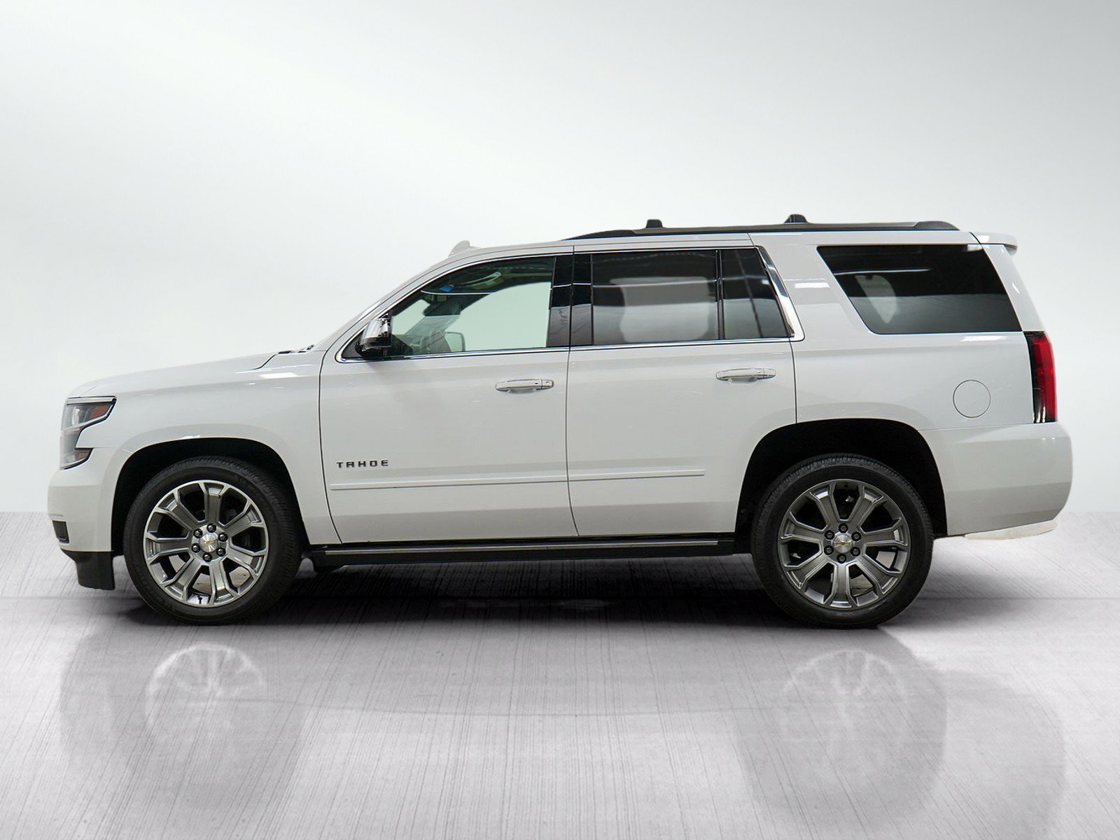 Used 2017 Chevrolet Tahoe Premier AWD/4WD image 2