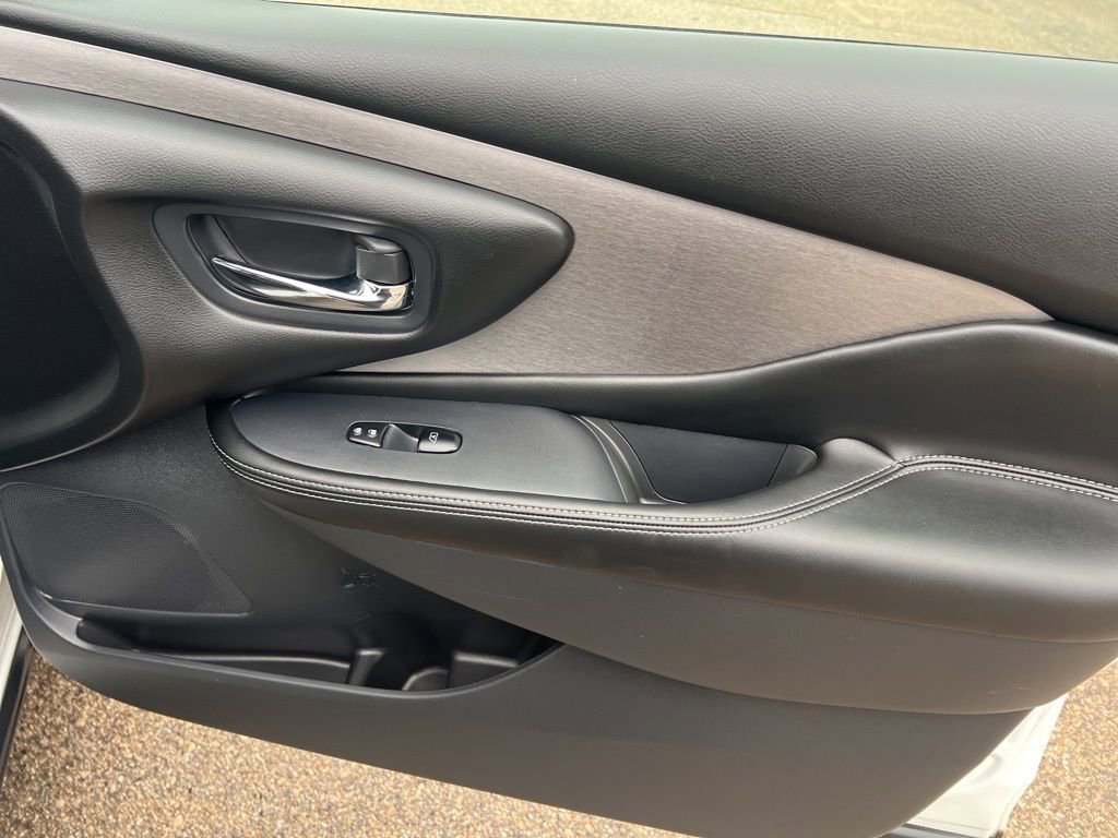 Certified 2024 Nissan Murano SV w/ SV Midnight Edition Package image 22
