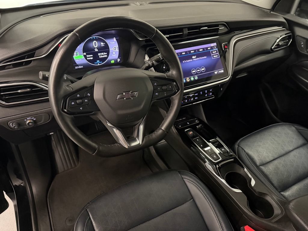 Used 2022 Chevrolet Bolt EUV LT w/ Convenience Package FWD image 11
