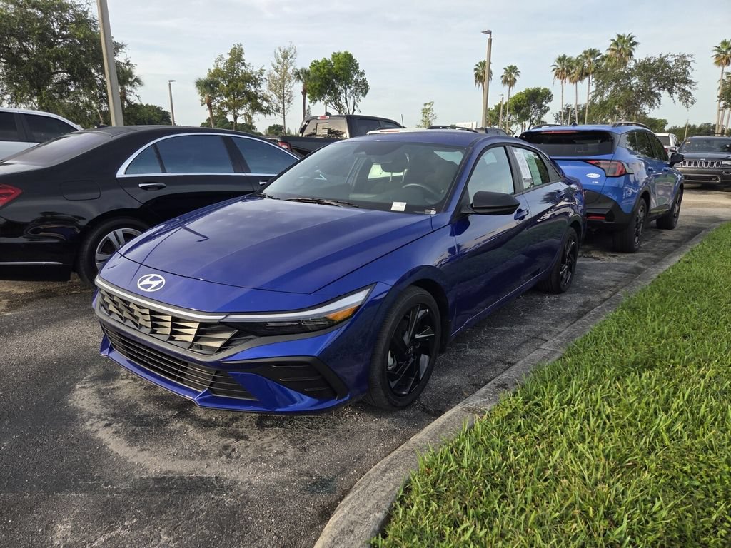 Used 2026 Hyundai Elantra Sport FWD image 3