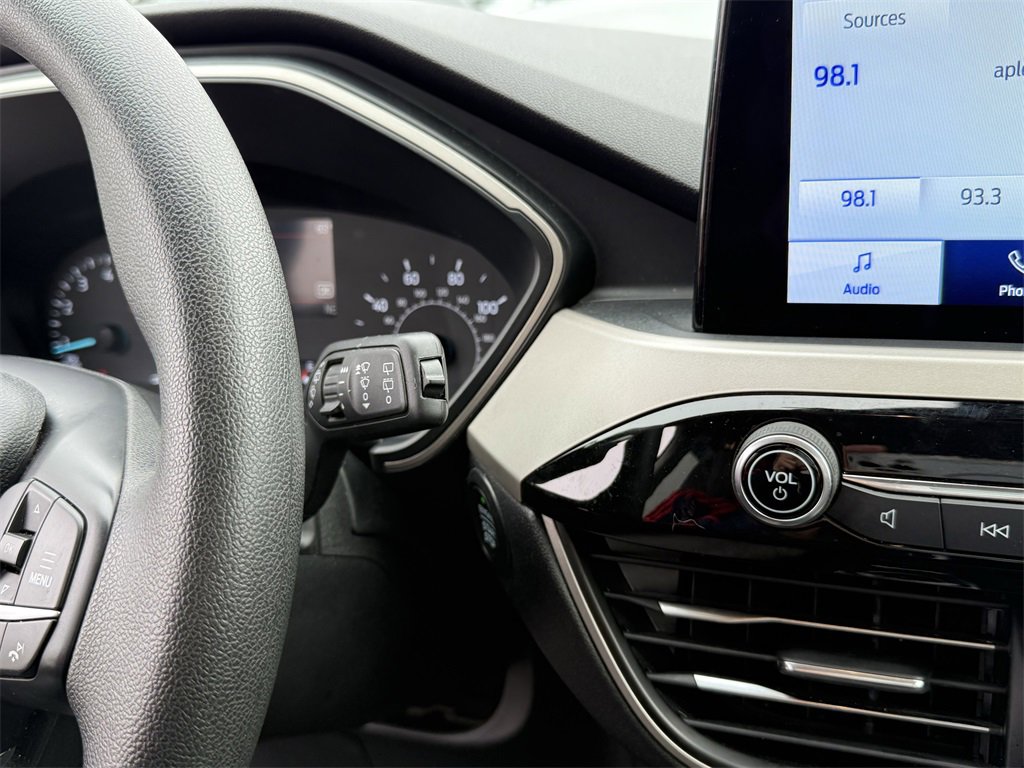 Used 2022 Ford Escape SE w/ SE Sport Appearance Package image 22