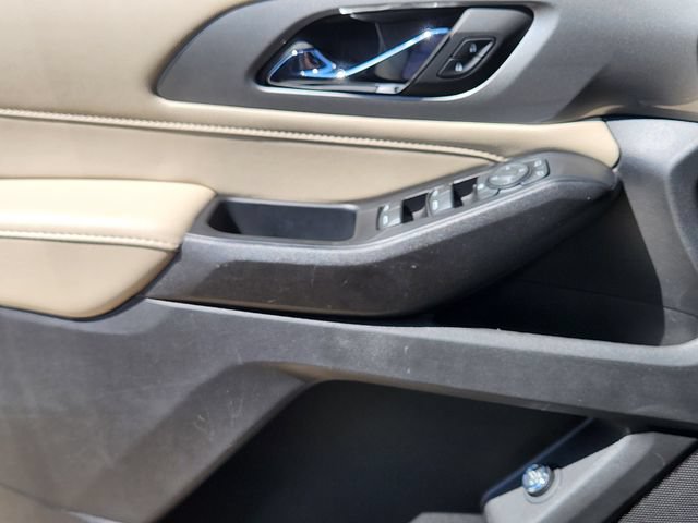 Used 2023 Chevrolet Traverse LT FWD image 24