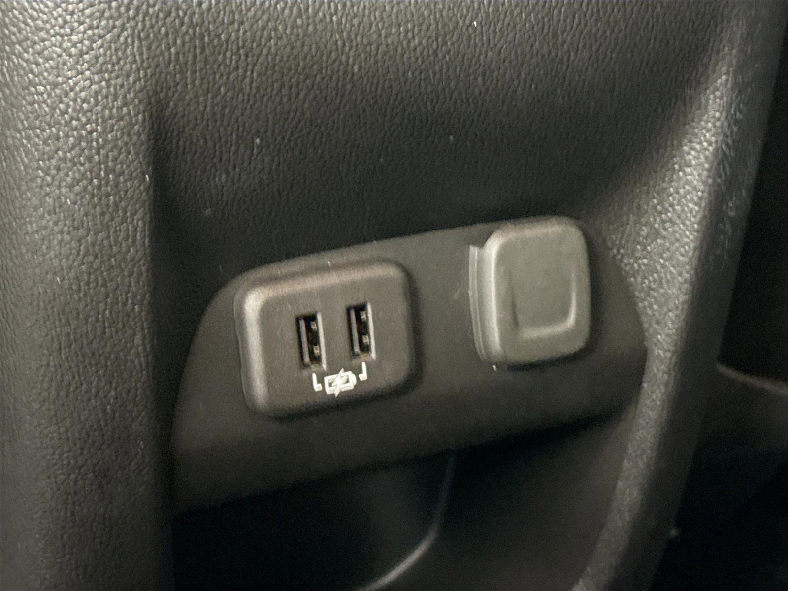 Used 2021 Chevrolet Colorado Z71 w/ Safety Package AWD/4WD image 34