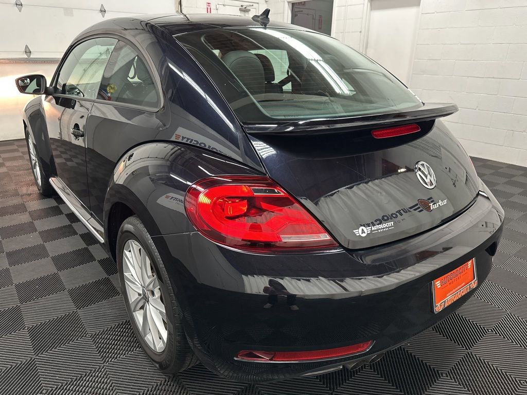 Used 2018 Volkswagen Beetle 2.0T FWD image 8