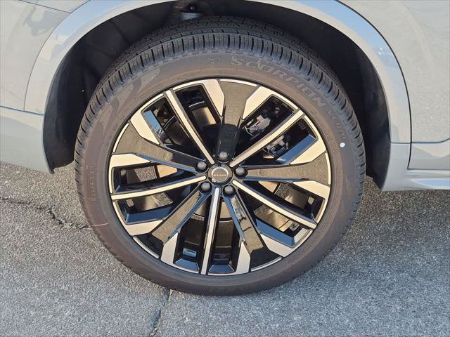 New 2026 Volvo XC90 B5 Core w/ Protection Package Premier AWD/4WD image 6