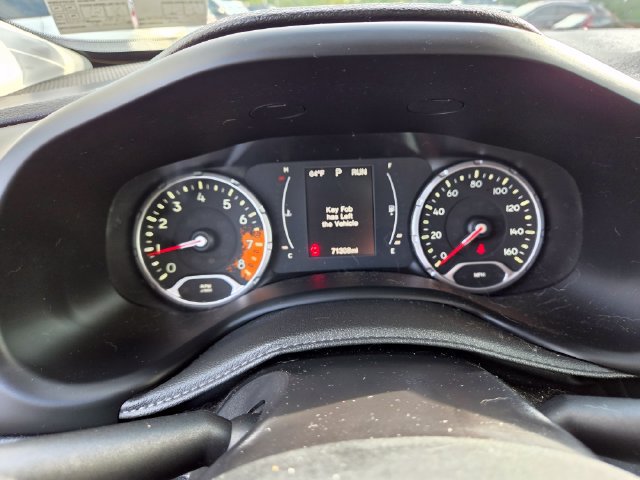 Used 2016 Jeep Renegade Latitude w/ Cold Weather Group AWD/4WD image 4