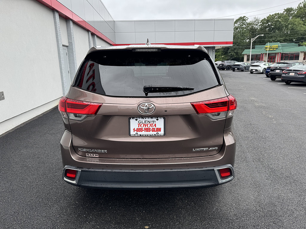 Certified 2019 Toyota Highlander Limited AWD/4WD image 5