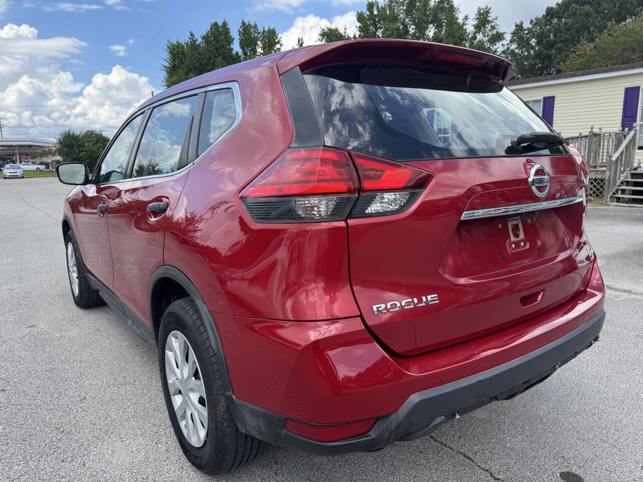 Used 2017 Nissan Rogue S AWD/4WD image 9